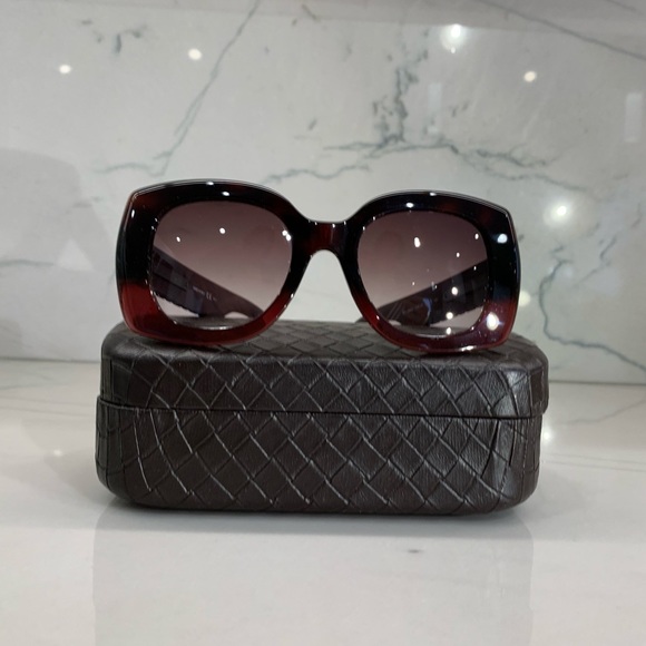SOLD—- BOTTEGA VENETA Sunglasses - Picture 2 of 7
